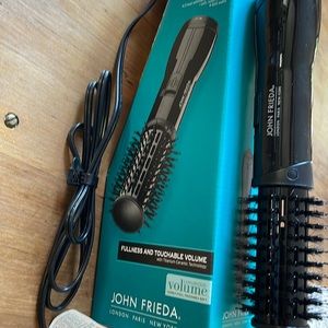 Electric styling brush